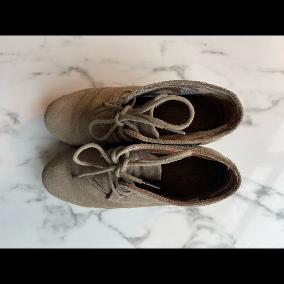 Tom’s Booties - Picture 3 of 6